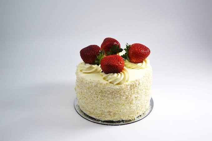 Vanilla Strawberry Delight Cake — Buy Online Dhaka